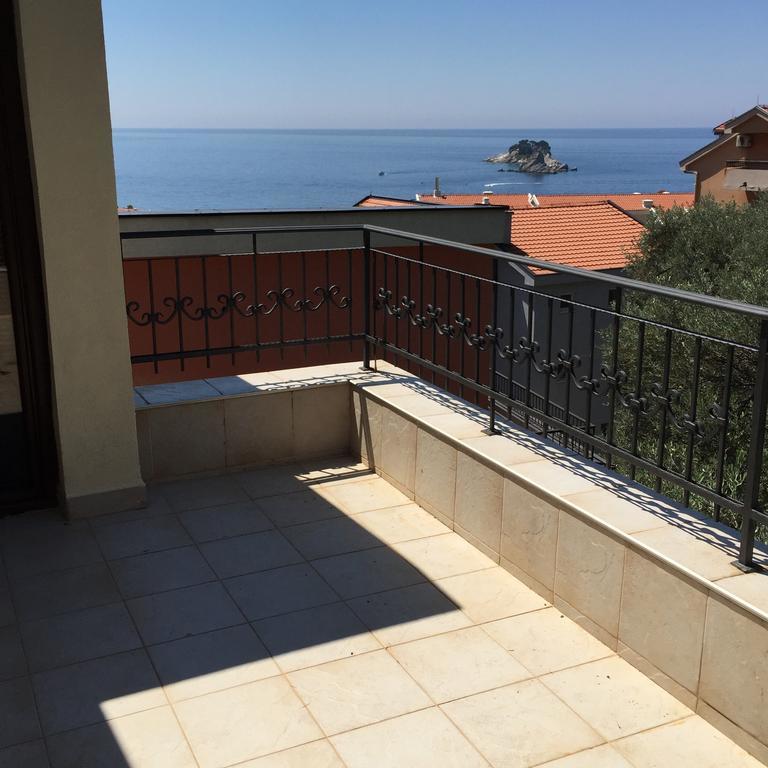 Apartments Ivan Petrovac na moru Zimmer foto