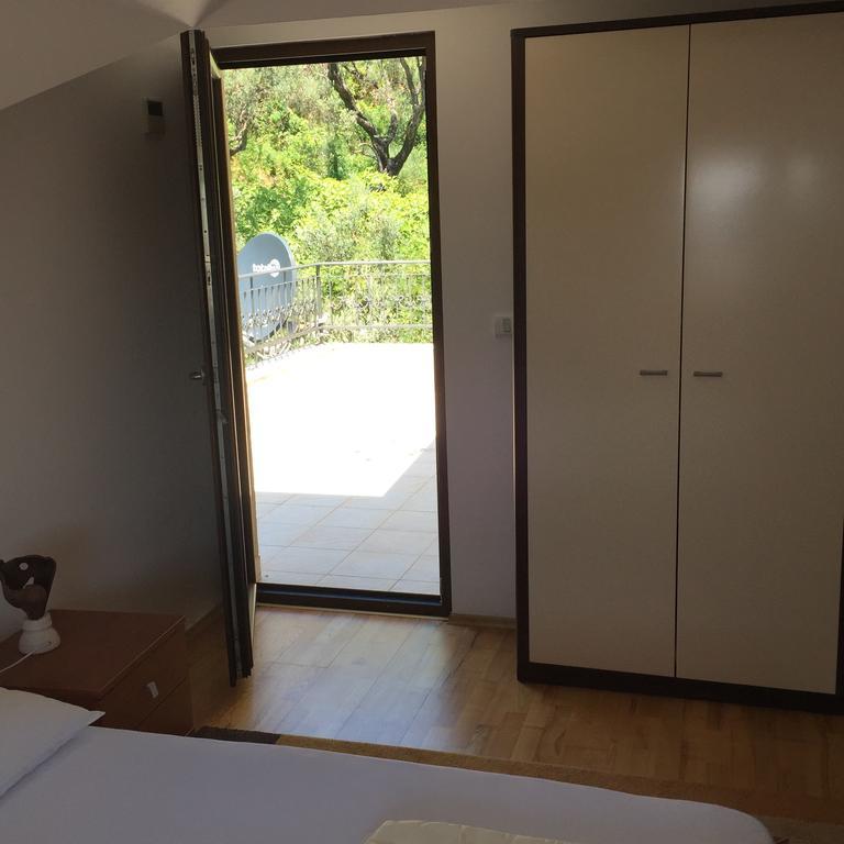 Apartments Ivan Petrovac na moru Zimmer foto
