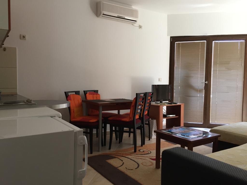 Apartments Ivan Petrovac na moru Exterior foto