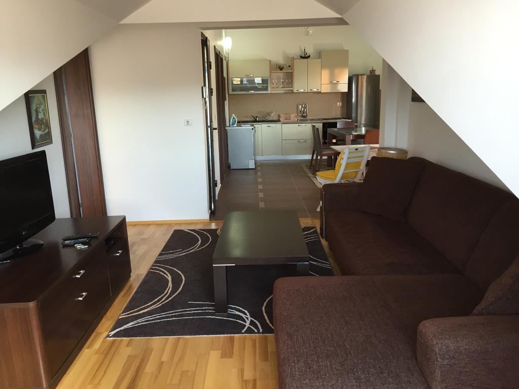 Apartments Ivan Petrovac na moru Zimmer foto